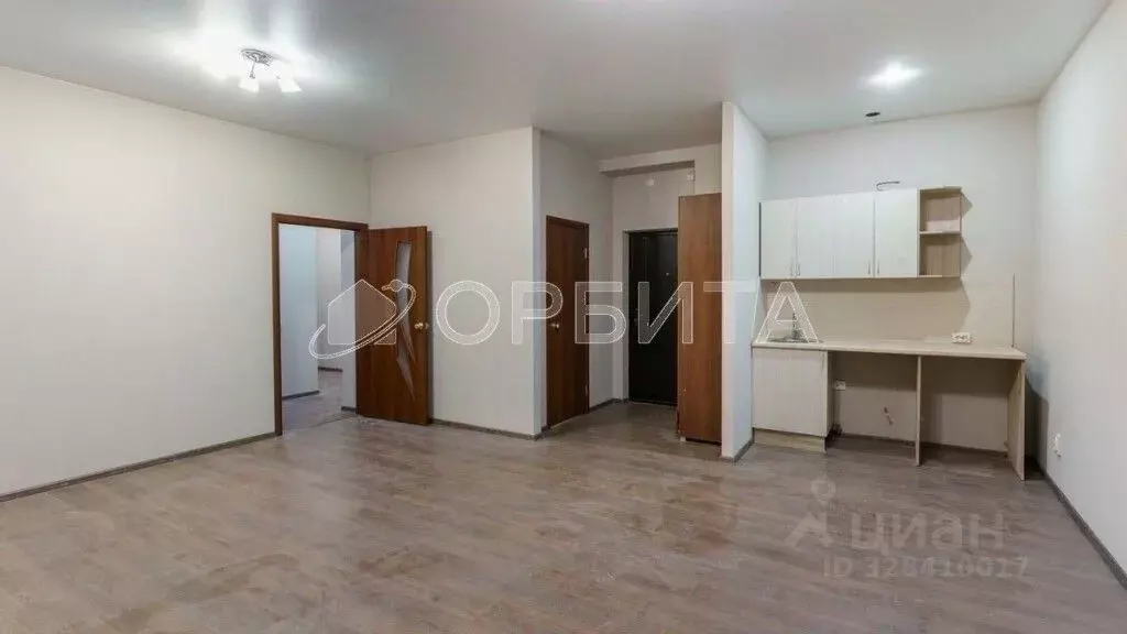 2-к кв. Тюменская область, Тюмень ул. Раушана Абдуллина, 1 (83.8 м) - Фото 1