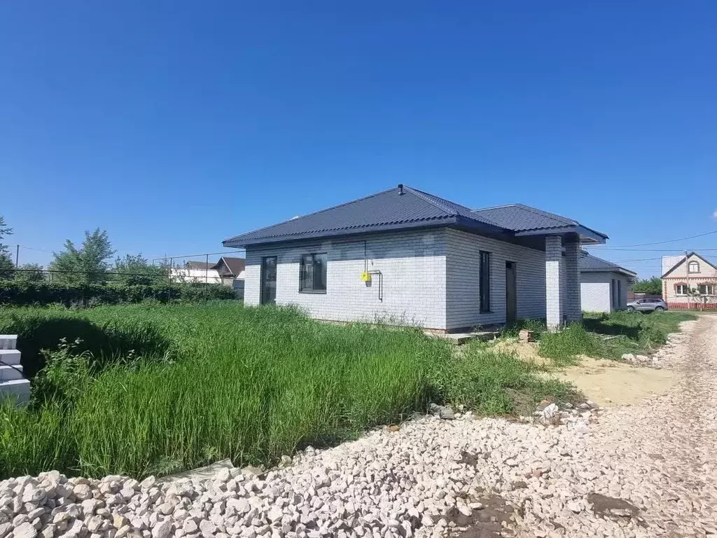 Дом в Саратовская область, Энгельсский район, Красноярское ... - Фото 1