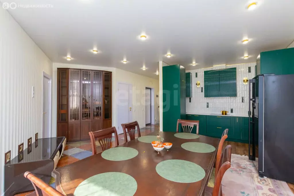 3-комнатная квартира: Тюмень, улица Тимофея Чаркова, 83 (85 м) - Фото 1