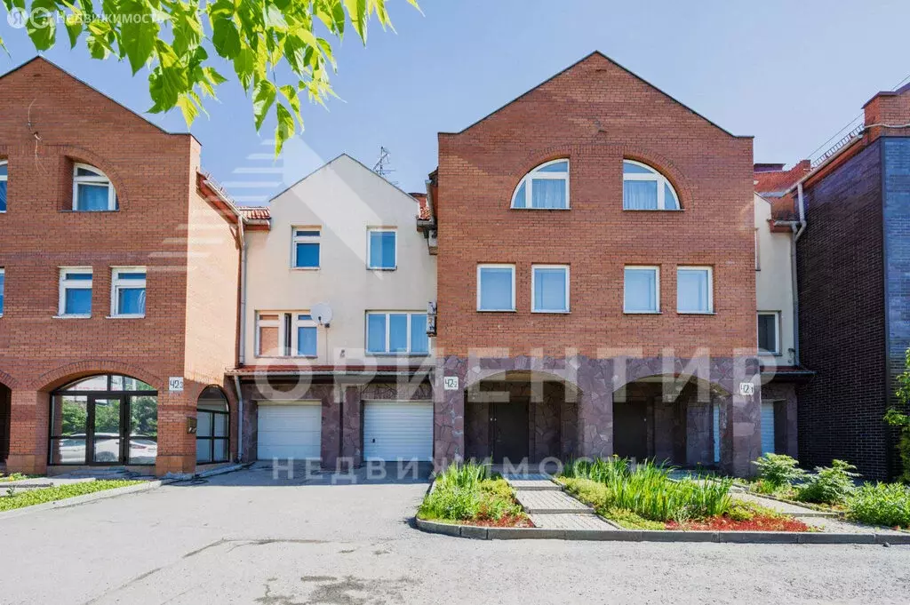 Дом в Екатеринбург, Волгоградская улица, 42к4 (251 м) - Фото 0