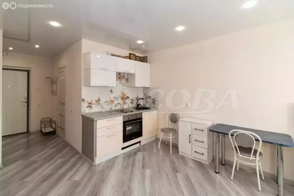 Квартира-студия: Тюмень, улица Павла Никольского, 2 (26 м) - Фото 2