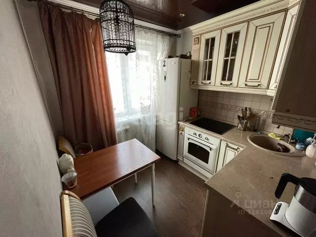 3-к кв. Кемеровская область, Кемерово Октябрьский просп., 49 (62.0 м) - Фото 0