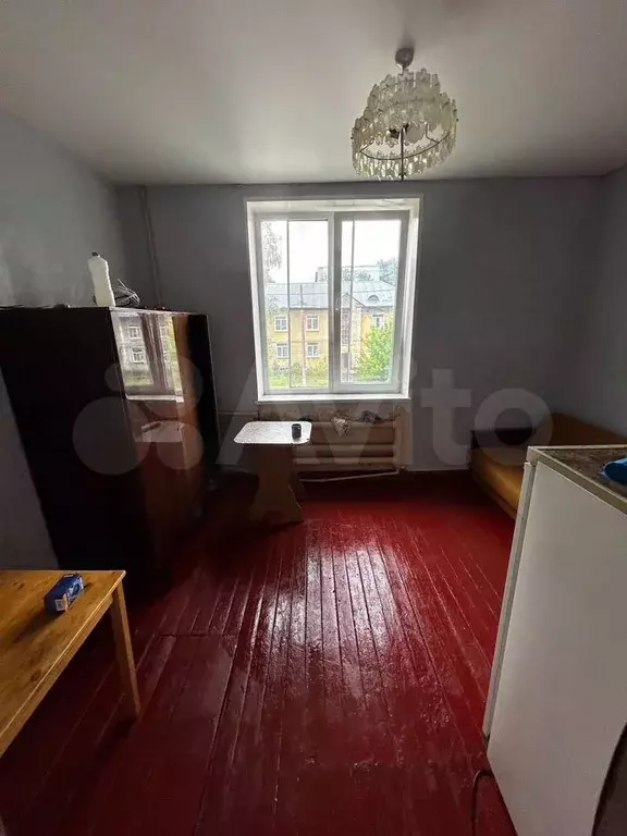 Комната 13 м в 4-к., 2/2 эт. - Фото 0