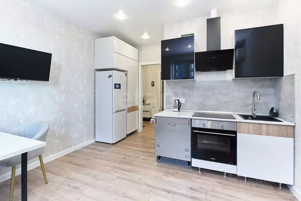 1-к кв. Тюменская область, Тюмень ул. Республики, 204к11 (40.7 м) - Фото 2