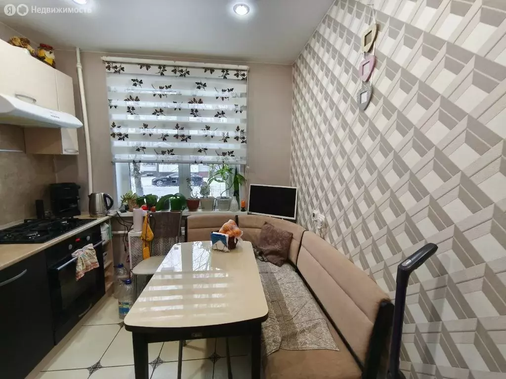 2-комнатная квартира: Псков, Инженерная улица, 76 (48 м) - Фото 2