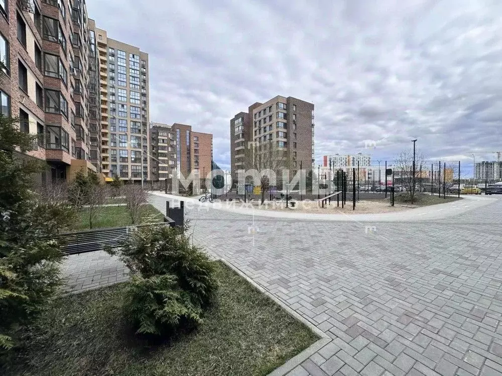 1-к кв. Тюменская область, Тюмень ул. Фармана Салманова, 12 (40.0 м) - Фото 2