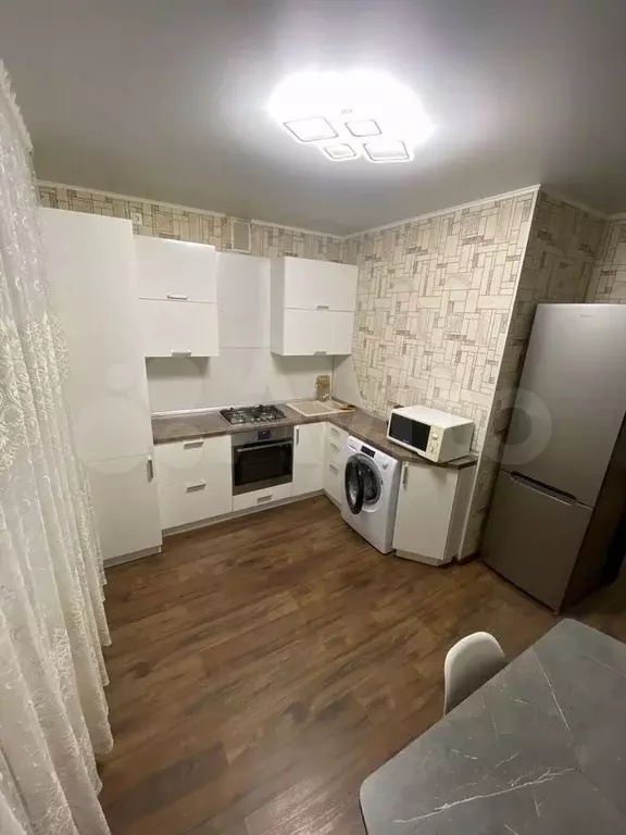 1-к. квартира, 40 м, 3/3 эт. - Фото 0