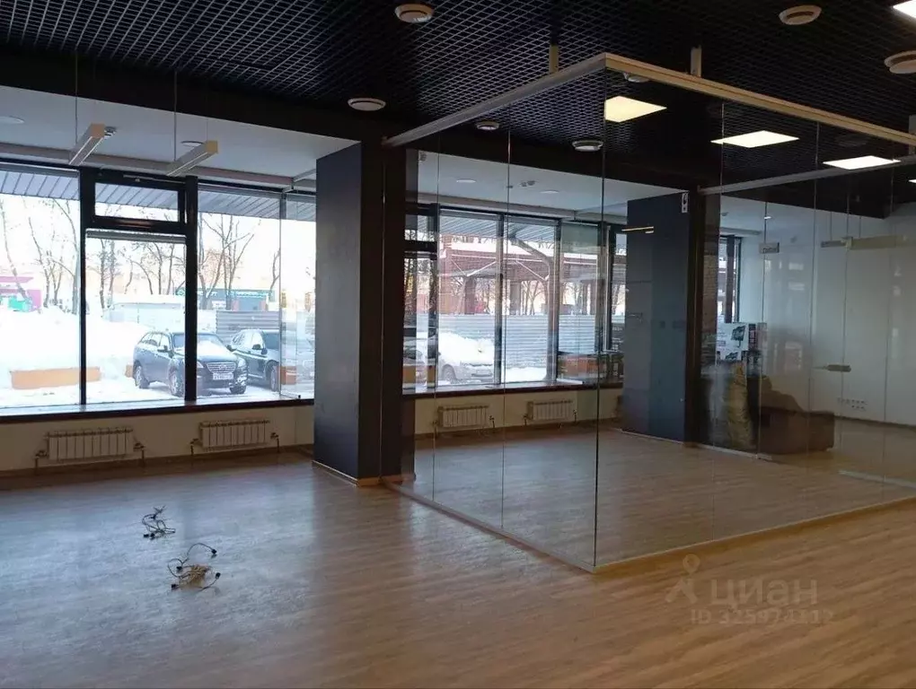 Помещение свободного назначения в Удмуртия, Ижевск ул. 9 Января, 257 ... - Фото 1