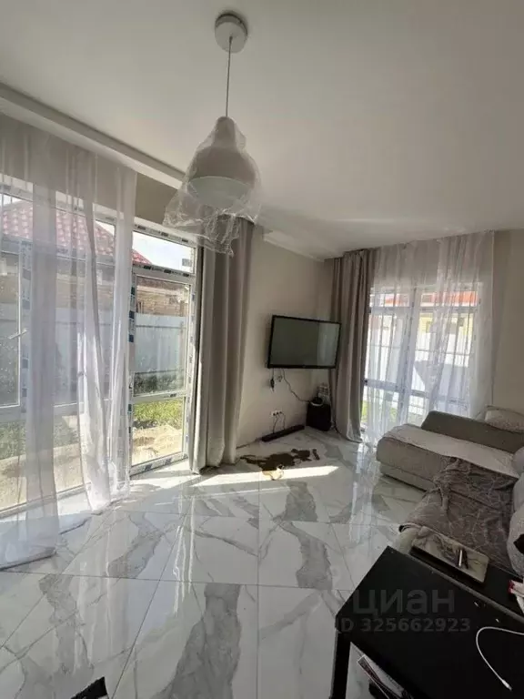 Дом в Краснодарский край, Динской район, Южно-Кубанское с/пос, пос. ... - Фото 1