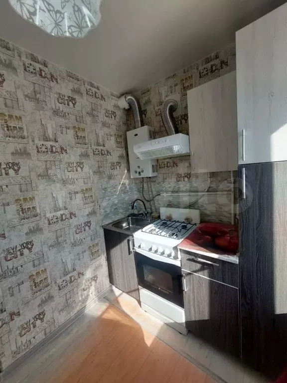 3-к. квартира, 60м, 2/2эт. - Фото 1