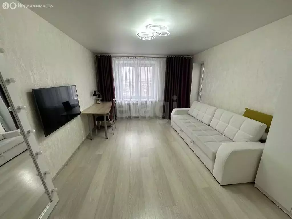 3-комнатная квартира: Ижевск, Удмуртская улица, 161 (69.9 м) - Фото 0