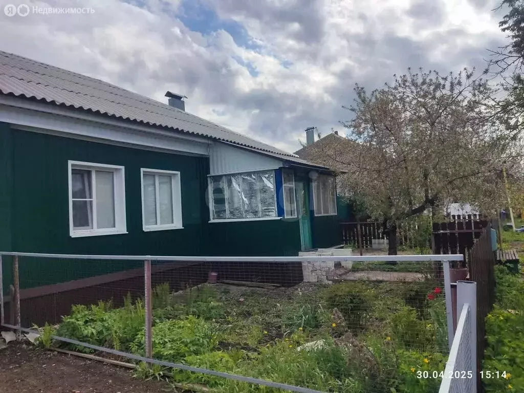Дом в посёлок городского типа Грибановский, улица Революции (50 м) - Фото 0
