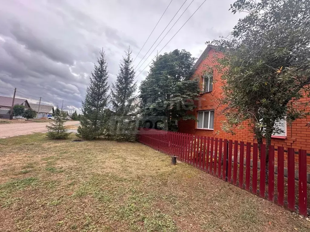 Дом в Оренбургская область, пос. Новосергиевка ул. Перестройки, 24 ... - Фото 1