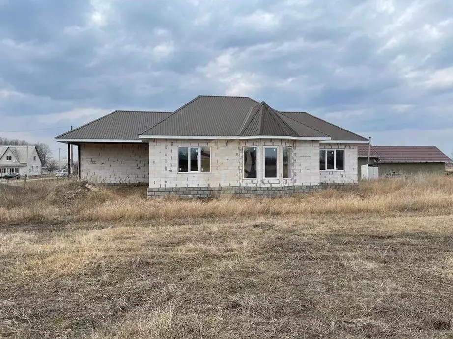 Дом в Белгородская область, Старооскольский городской округ, с. Озерки ... - Фото 1