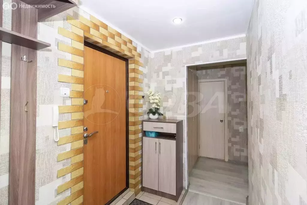 2-комнатная квартира: Тюмень, 6-й микрорайон, улица Валерии ... - Фото 0