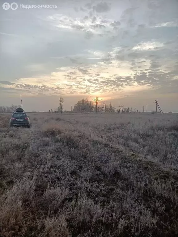 Участок в село Верхнепогромное, Набережная улица (18 м) - Фото 1