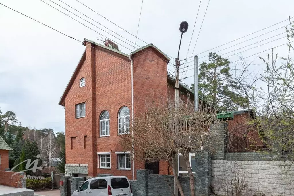 Дом в Барнаул, проезд Лесная Поляна (450 м) - Фото 0