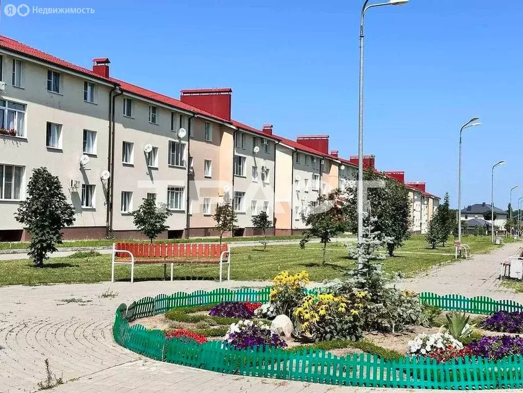 3-комнатная квартира: Ямное, улица Атамана Платова, 2/4 (124 м) - Фото 1