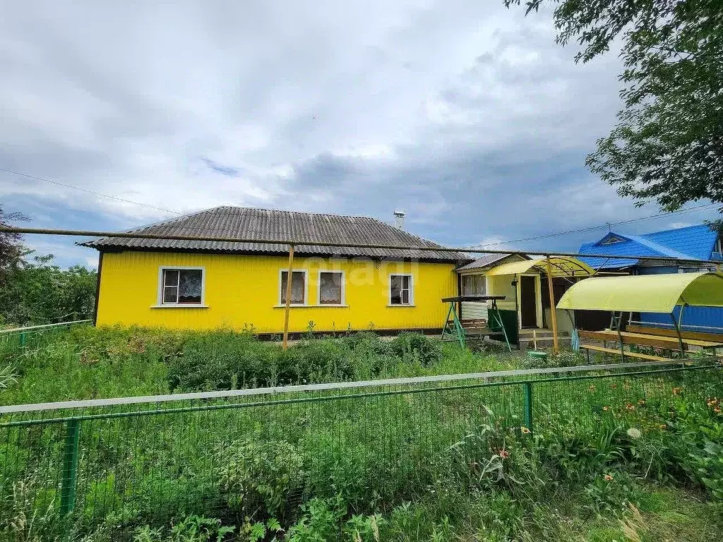 Дом в Воронежская область, Хохольское городское поселение, с. Хохол ... - Фото 0