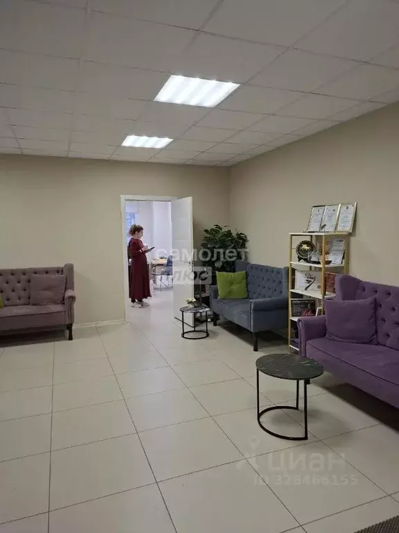 Офис в Тюменская область, Тюмень ул. 50 лет ВЛКСМ, 49с3 (90 м) - Фото 0