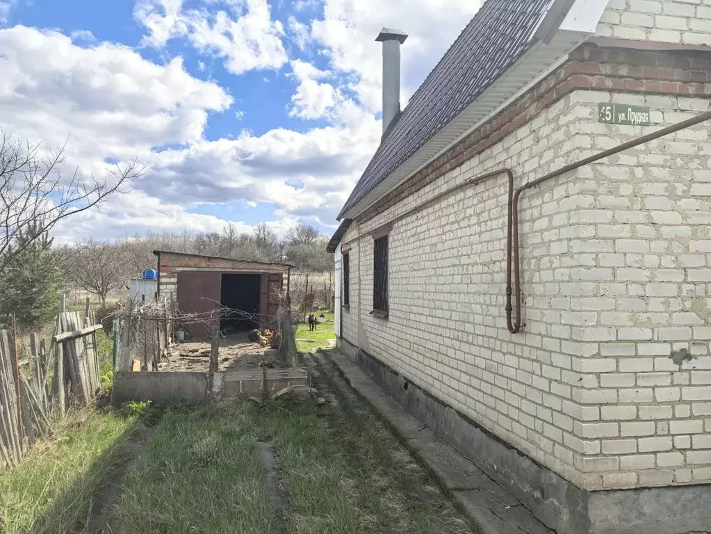 Дом в Воронежская область, Семилукский район, Губаревское с/пос, с. ... - Фото 2