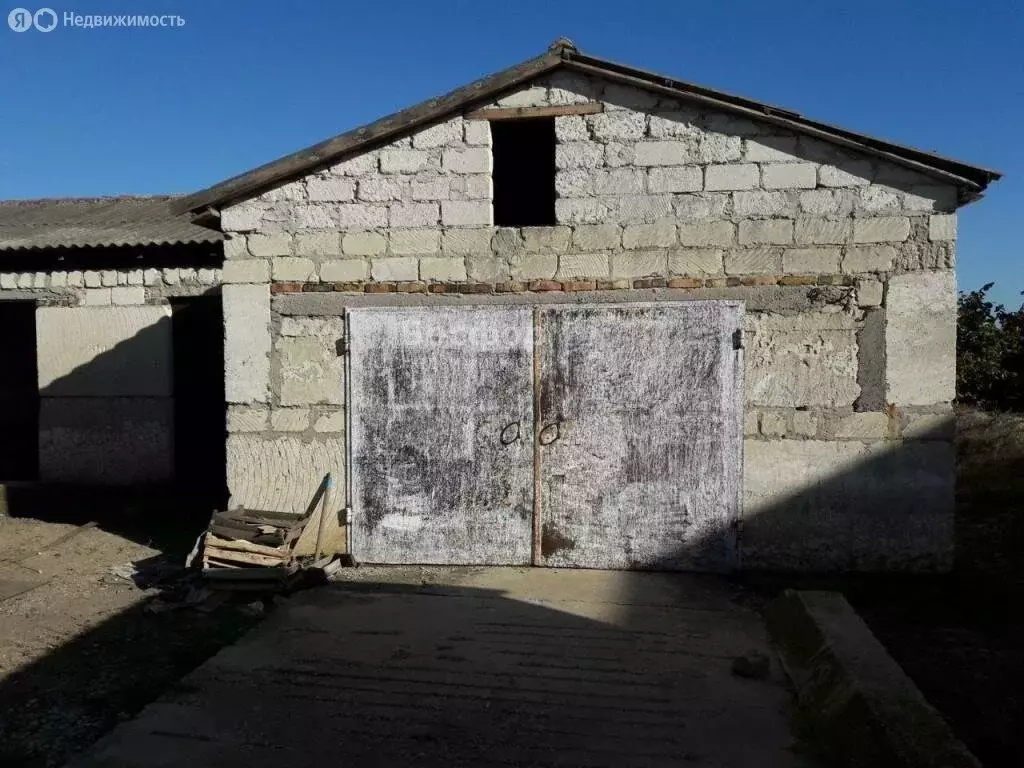 Дом в Партизаны, улица Мира (219 м) - Фото 1