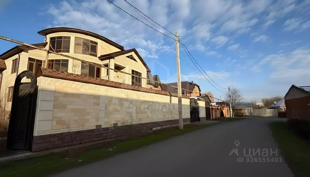 Дом в Ставропольский край, Пятигорск ул. Нежнова (812 м) - Фото 1