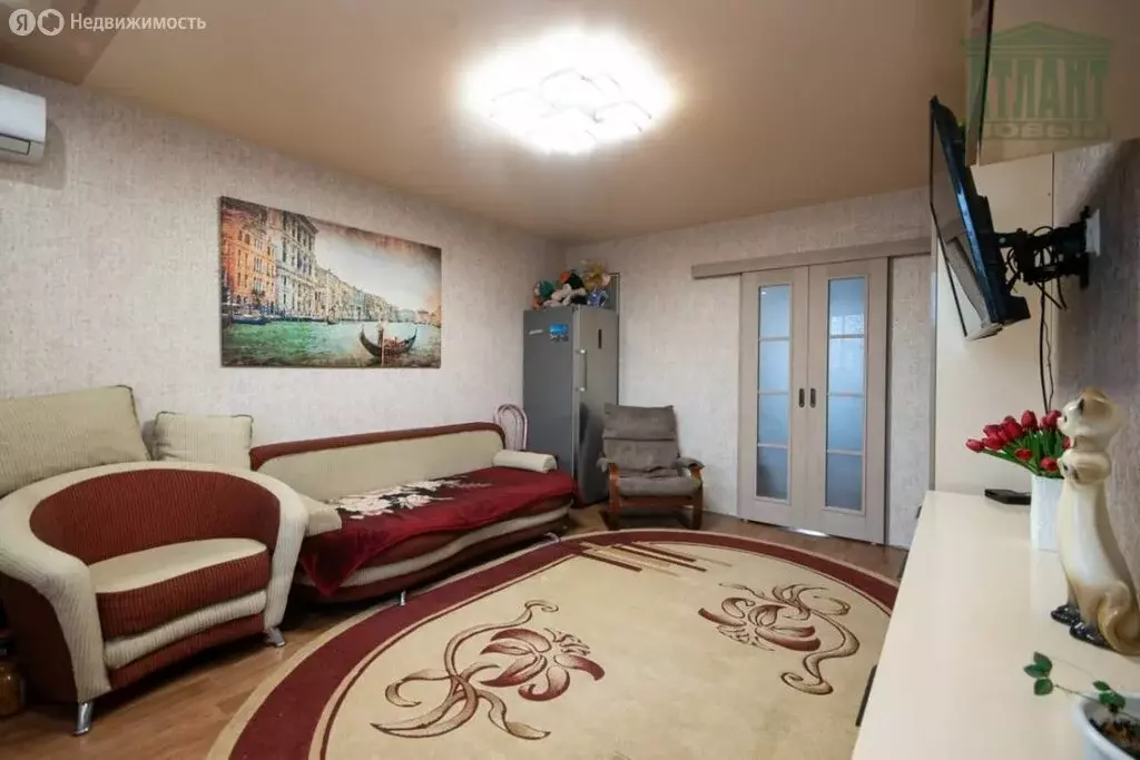 3-комнатная квартира: Хабаровск, улица Пирогова, 8Б (60 м) - Фото 0