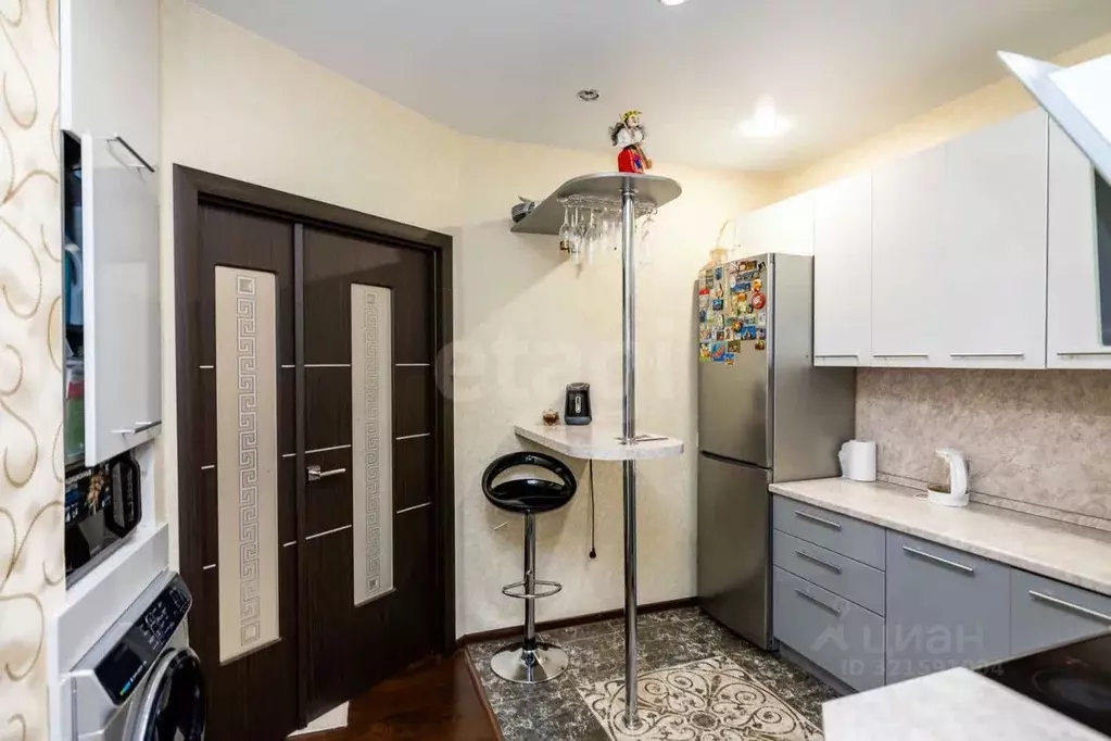 2-к кв. Ханты-Мансийский АО, Сургут ул. Мелик-Карамова, 4/1 (68.6 м) - Фото 1