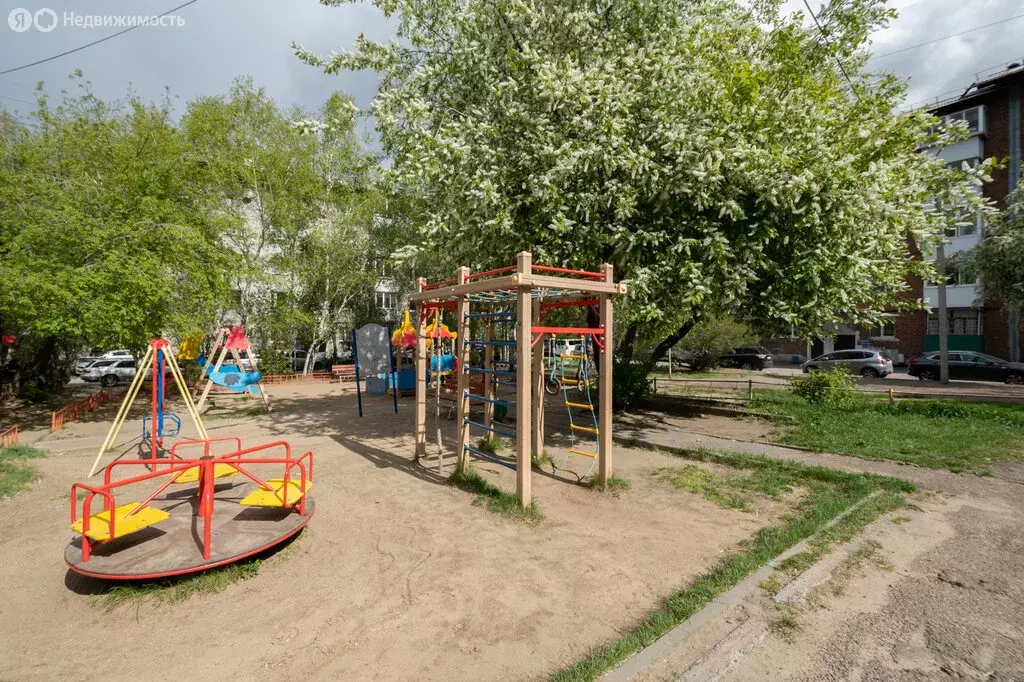 3-комнатная квартира: Иркутск, улица Гоголя, 6 (63.8 м) - Фото 1