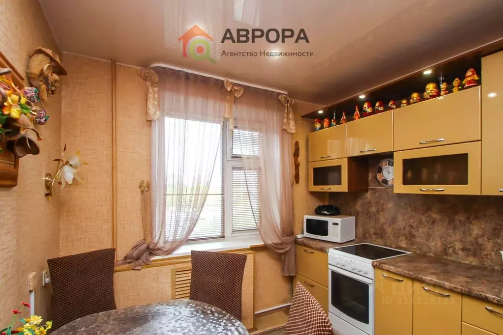3-к кв. Ханты-Мансийский АО, Сургут Геологическая ул., 24 (65.2 м) - Фото 1