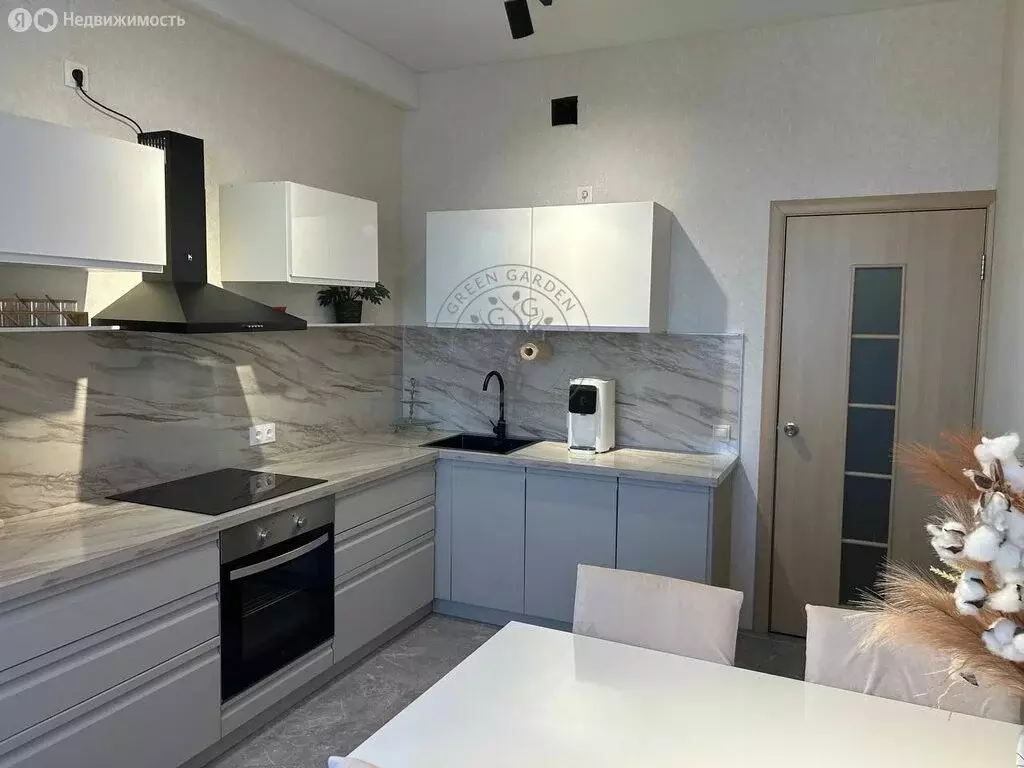 2-комнатная квартира: Екатеринбург, Машинная улица, 3А (70.9 м) - Фото 1