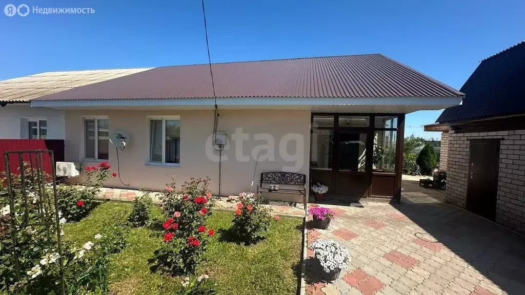 Дом в посёлок городского типа Карабаш, улица 40 лет Октября (100 м) - Фото 1