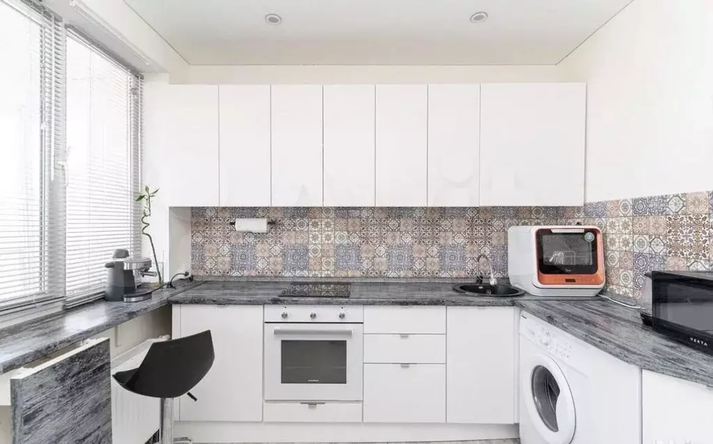 2-к. квартира, 60 м, 16/21 эт. - Фото 0