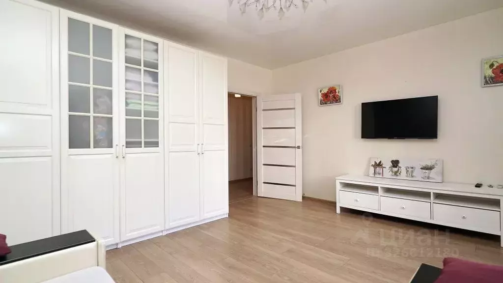 2-к кв. Татарстан, Казань ул. Сафьян, 8 (65.0 м) - Фото 1