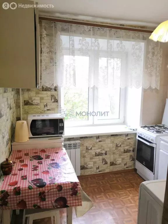 3-комнатная квартира: Нижний Новгород, улица Бекетова, 71 (62 м) - Фото 0