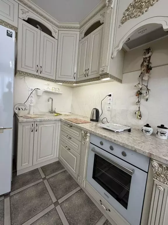 1-к. квартира, 42 м, 1/4 эт. - Фото 1