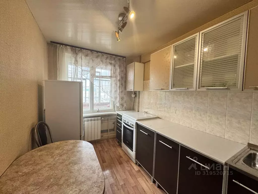 3-к кв. Марий Эл, Йошкар-Ола ул. Петрова, 18 (70.7 м) - Фото 0