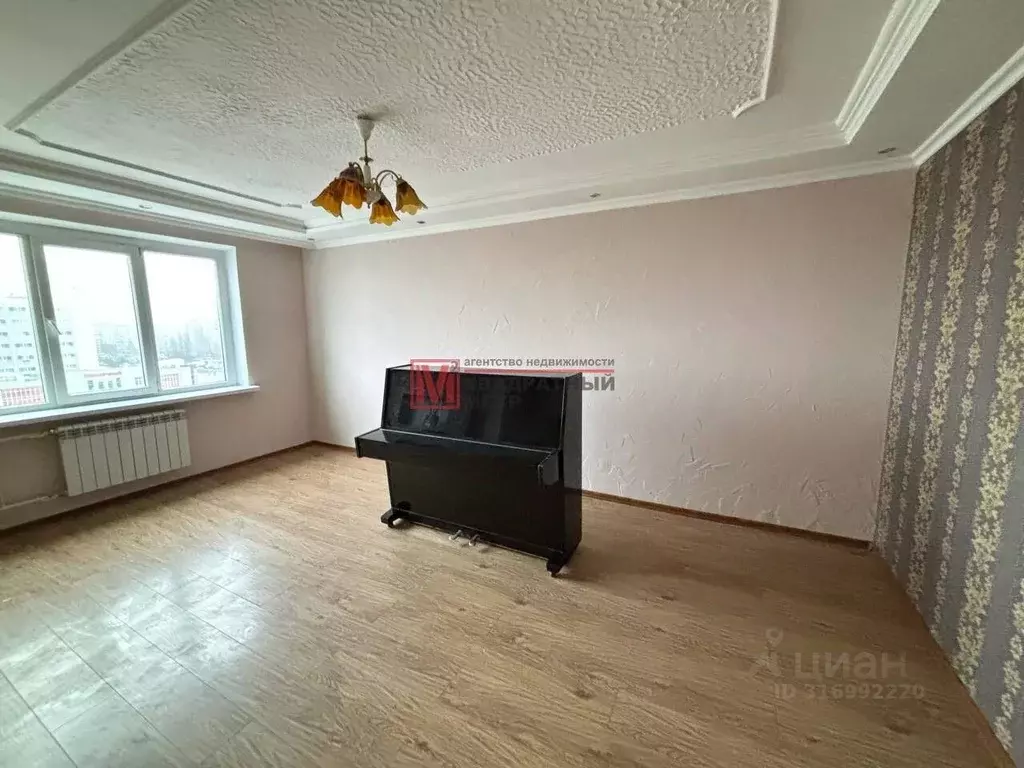 4-к кв. Белгородская область, Старый Оскол Жукова мкр, 30А (81.2 м) - Фото 0