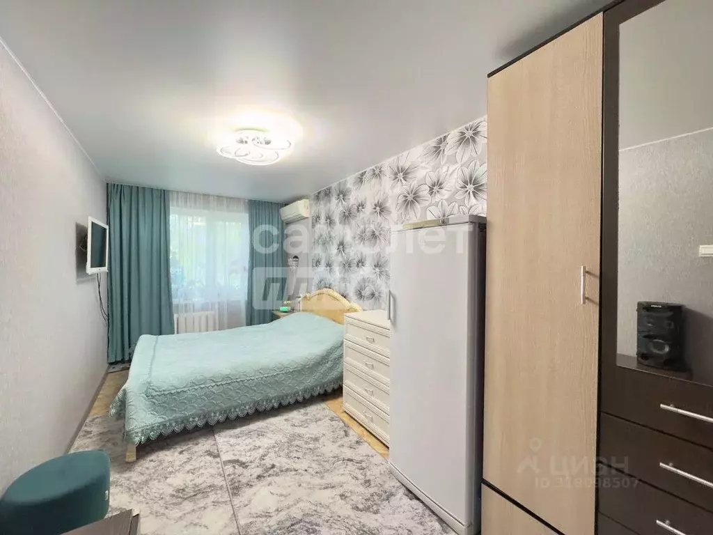 2-к кв. Хабаровский край, Комсомольск-на-Амуре Ленинградская ул., 74 ... - Фото 0