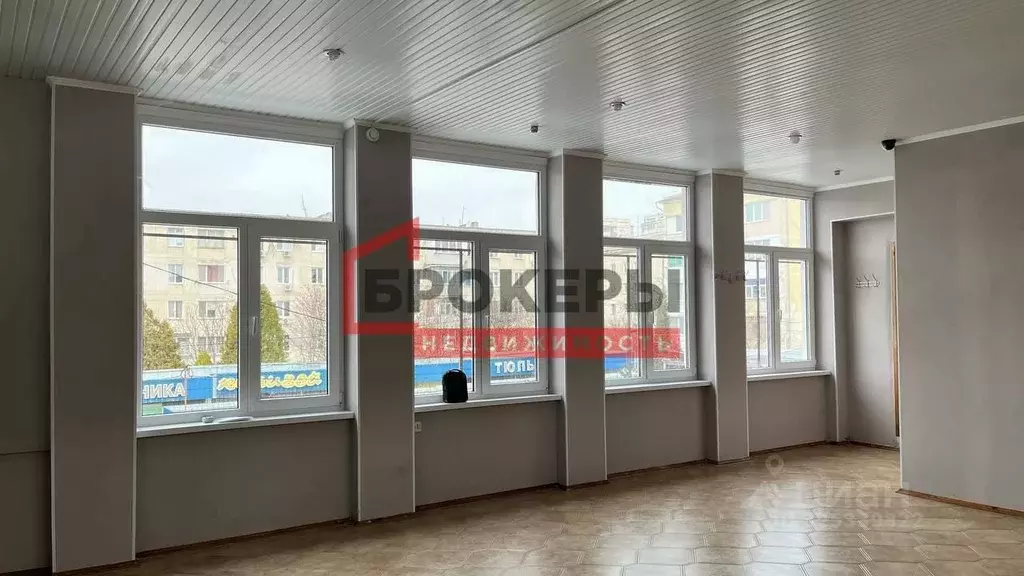 Помещение свободного назначения в Севастополь просп. Октябрьской ... - Фото 1