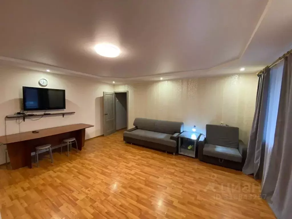 2-к кв. Бурятия, Улан-Удэ ул. Смолина, 38 (60.0 м) - Фото 0