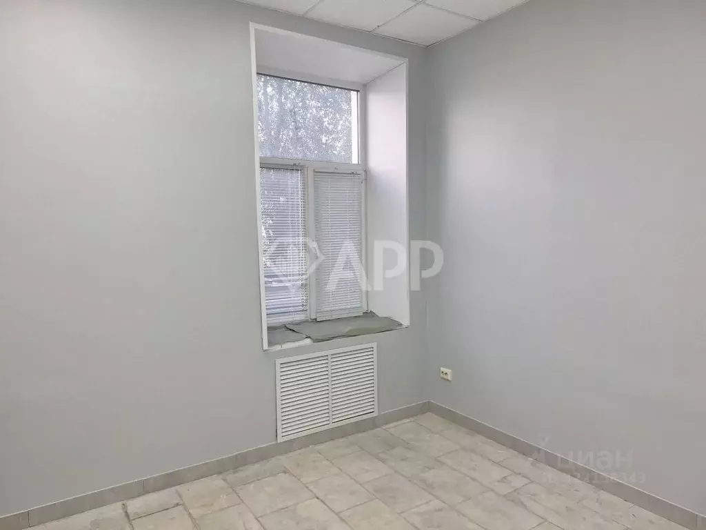 Помещение свободного назначения в Татарстан, Казань ул. Короленко, 87 ... - Фото 1