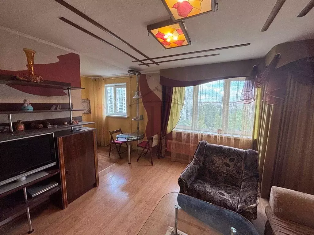 3-к кв. Свердловская область, Екатеринбург ул. Шефская, 61 (58.2 м) - Фото 0