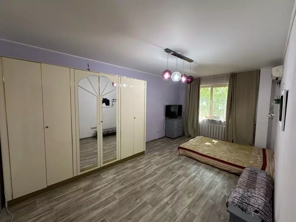 2-к кв. Астраханская область, Астрахань ул. 11-й Красной Армии, 6к1 ... - Фото 2