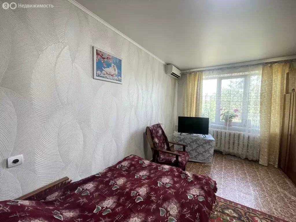 3-комнатная квартира: село Отрадо-Кубанское, улица Ленина, 55 (66 м) - Фото 1