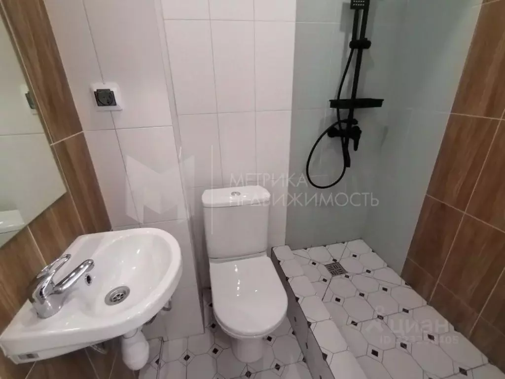 Студия Тюменская область, Тюмень Харьковская ул., 83 (21.0 м) - Фото 1