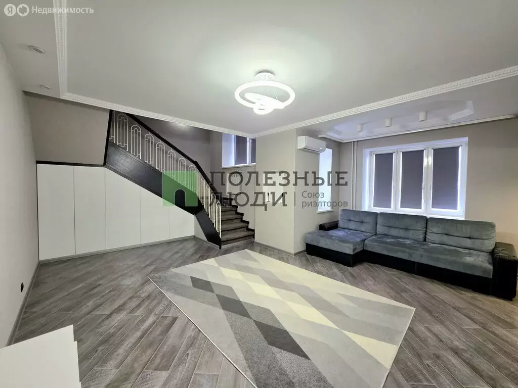 3-комнатная квартира: Астрахань, улица Победы, 54к5 (92 м) - Фото 2