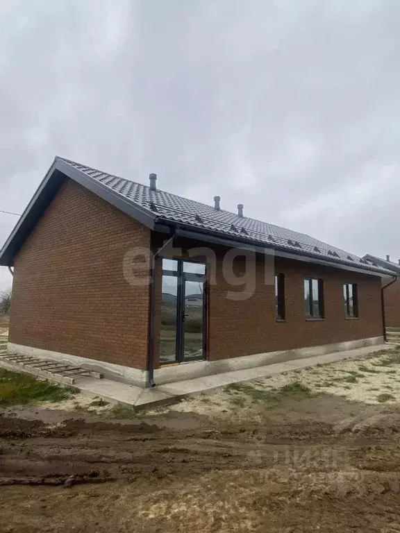 Дом в Калмыкия, Элиста ул. Транспортная (100 м) - Фото 1