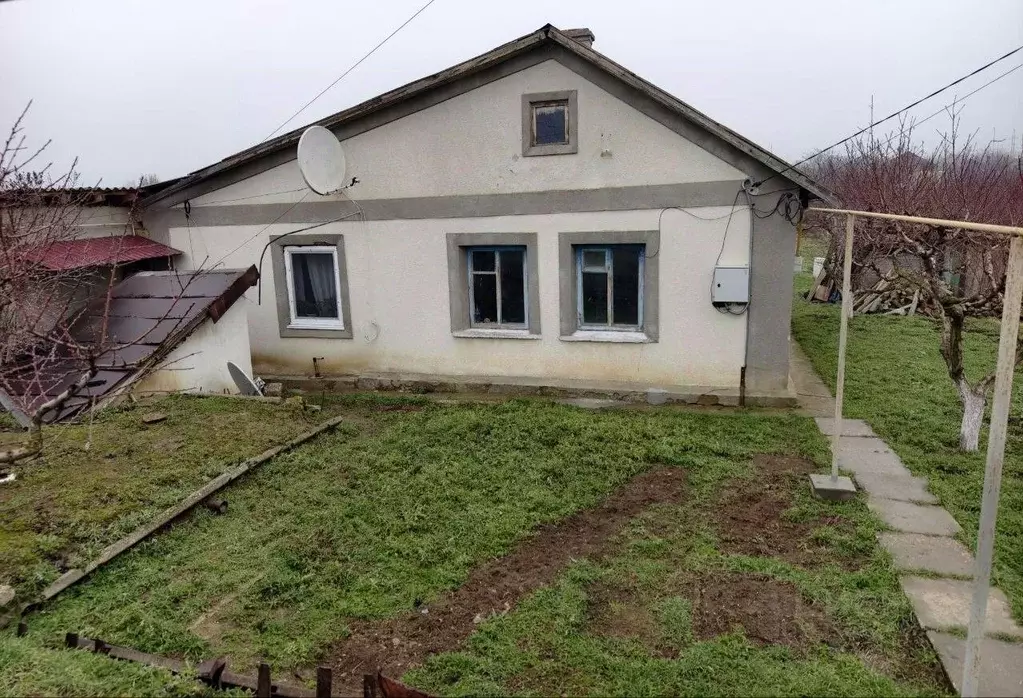 Дом в Крым, Бахчисарайский район, с. Угловое ул. Комарова, 18 (34 м) - Фото 1